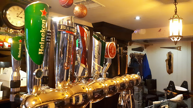 Foxs (Foxs Castle Lounge) - Hospitality and gastronomy