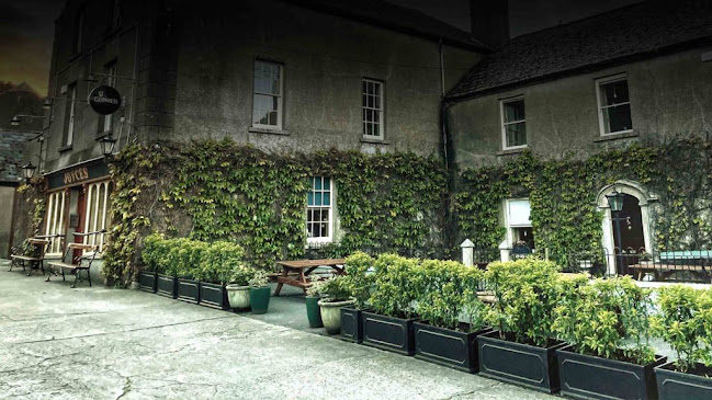 Joyce's Pub - Bar & Accommodation