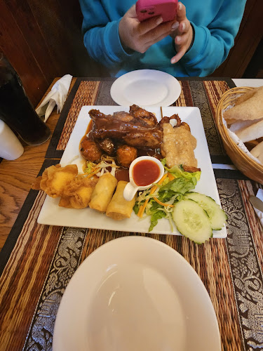 Comentarii opinii despre Ruen Mying Thai Restaurant