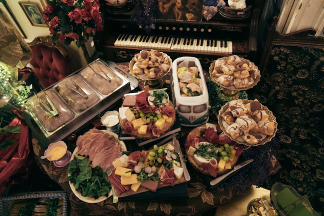 The Parlour Vintage Tea Rooms - Waterford