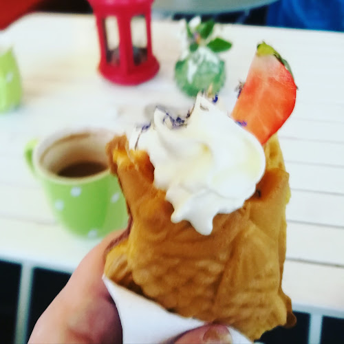 Seaside Cake & Coffee Shop - Hospitality and gastronomy