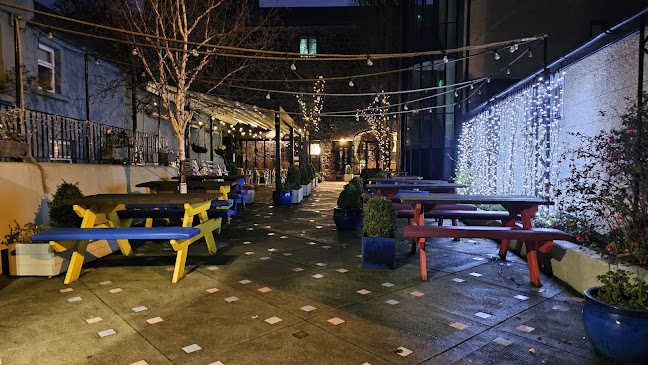 Kingfisher Bistro - Hospitality and gastronomy