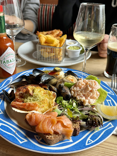 Olde Castle Seafood Bar - Hospitality and gastronomy