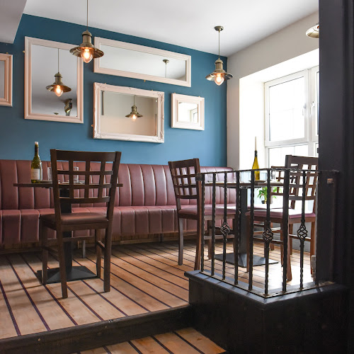 Armorica | Restaurant • Wine Bar • Accommodation