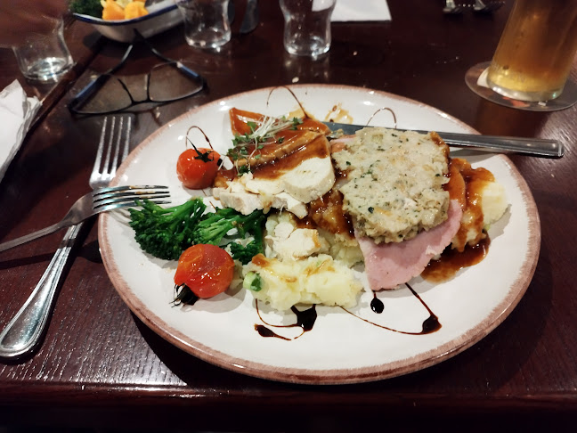 The Riverbank Country Pub & Guesthouse