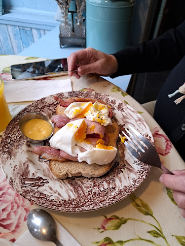 Tara's Tea Rooms - Hospitality and gastronomy