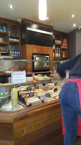 Comentarii opinii despre Renzo Gallery Cafe