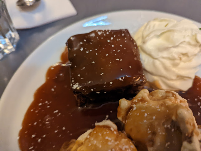 Guy's Seafood Bar Clifden - Hospitality and gastronomy