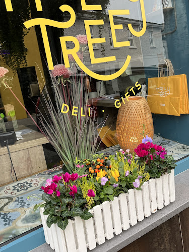 The Holly Tree - Tulla