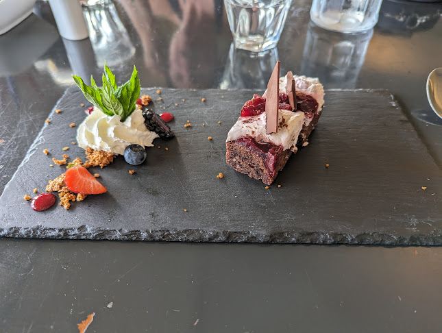 Vines Grill & Wine Bar - Hospitality and gastronomy