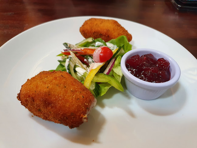 Byrne & Woods Bar & Restaurant