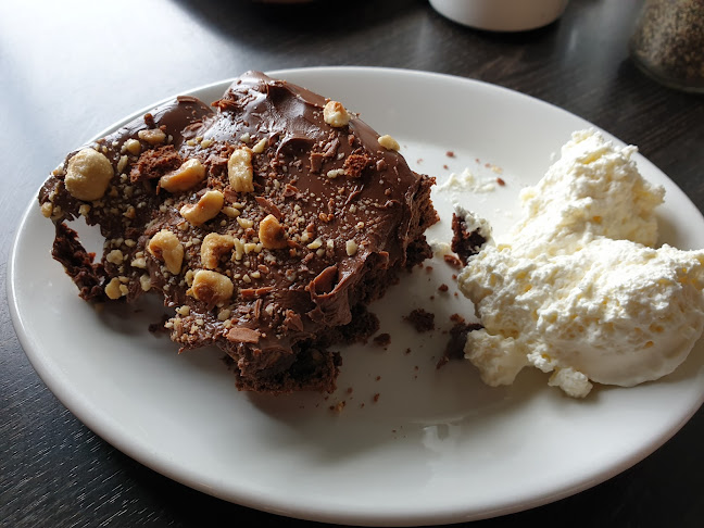 Fig & Olive Cafe - Hospitality and gastronomy