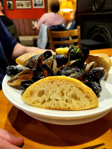 Comentarii opinii despre Joe Watty's Pub & Seafood Bar