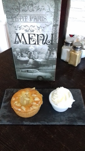 Comentarii opinii despre Petit Paris Cafe