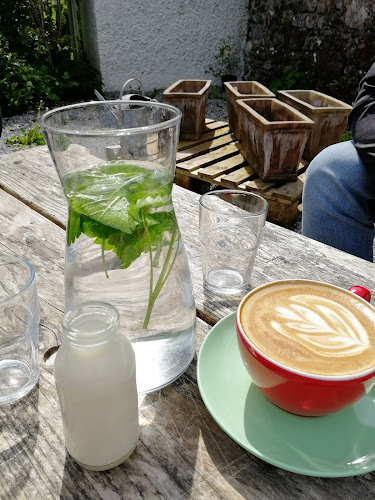 Comentarii opinii despre Woodfield Cafe and Garden Centre