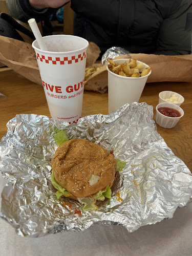 Five Guys Swords Pavilions - Hospitality and gastronomy