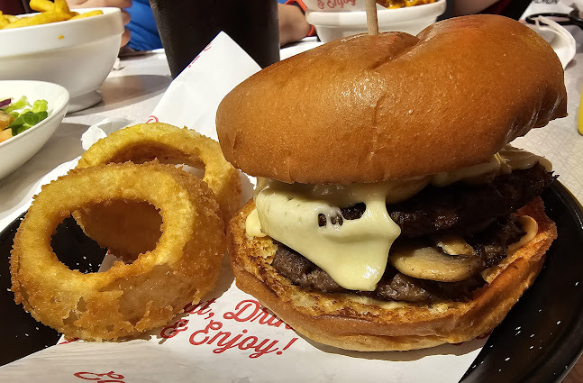 Eddie Rocket's - Hospitality and gastronomy