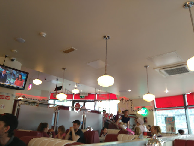 Comentarii opinii despre Eddie Rocket's