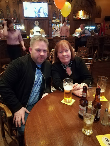 The Fiddlers Elbow - Hospitality and gastronomy