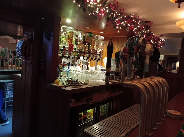 The Maple Leaf - Hospitality and gastronomy