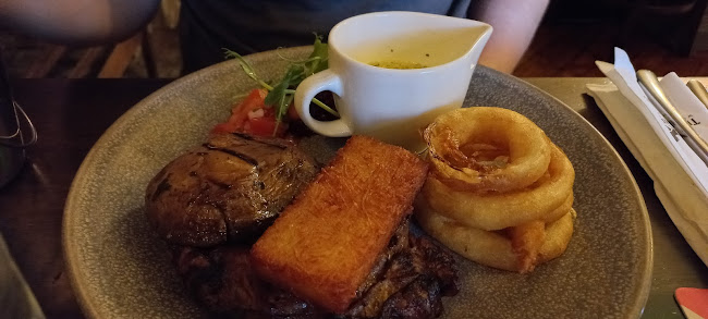 The White Horse Gastropub & Music Venue - Hospitality and gastronomy