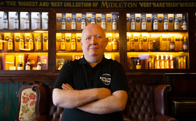 Revolution Craft Beer & Whiskey Bar - Hospitality and gastronomy