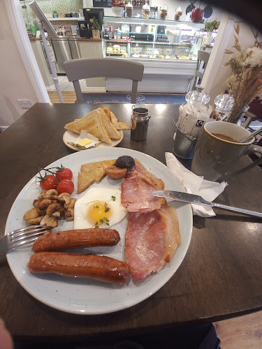 Comentarii opinii despre Mrs B's Coffee House