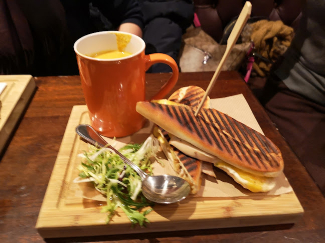 Comentarii opinii despre Jones Bar