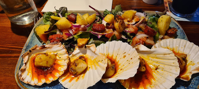 The Moorings Guesthouse & Seafood Restaurant @ The Bridge Bar