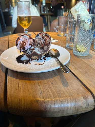 Opinii despre The Anglers Bar & Restaurant în Cork - Hospitality and gastronomy