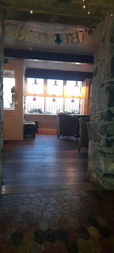 Foxs (Foxs Castle Lounge) - Hospitality and gastronomy