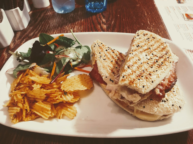 Comentarii opinii despre Chilli Coffee Shop