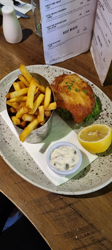 Opinii despre The Mariner/The Middle Shop în Wicklow - Hospitality and gastronomy