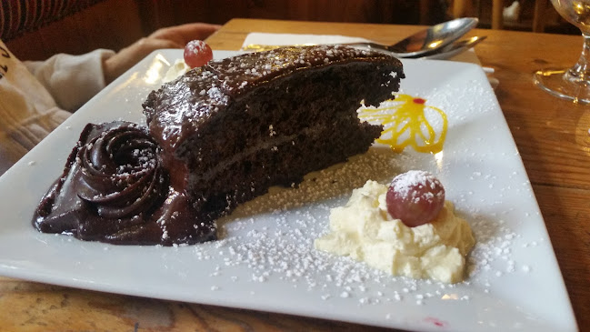 Olde Castle Seafood Bar - Hospitality and gastronomy