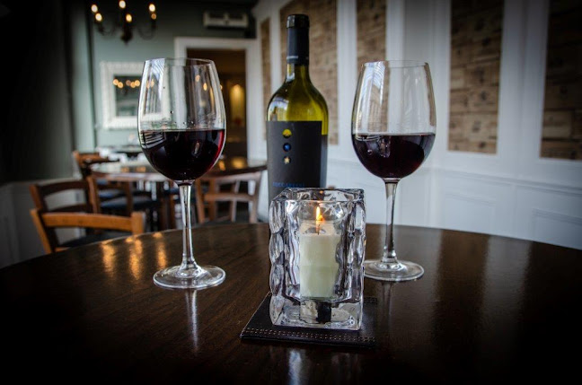 Henry's Bistro & Wine Bar - Hospitality and gastronomy