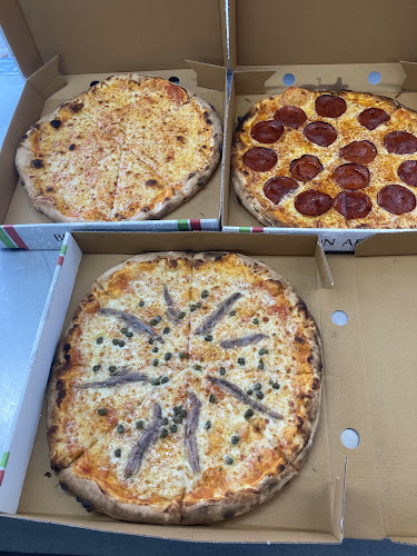 Opinii despre Pizza Stromboli în Westport - Hospitality and gastronomy