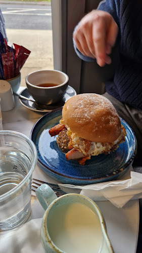 Skinny Batch Bakery - Hospitality and gastronomy