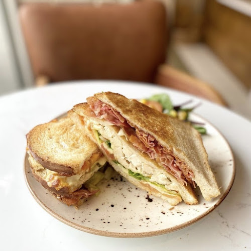 Quigleys Cafe, Bakery & Deli - Hospitality and gastronomy