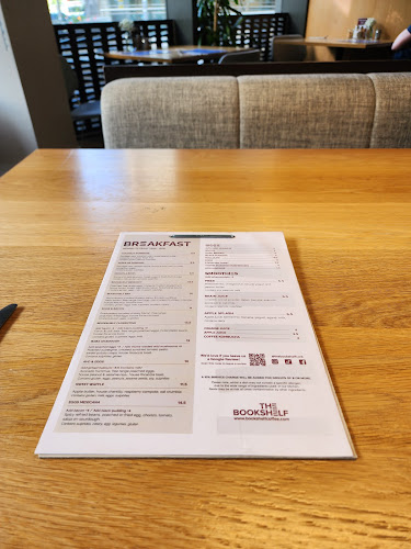 Comentarii opinii despre The Bookshelf at The Elysian