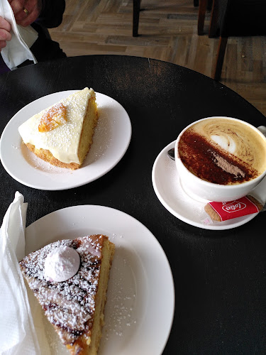 Comentarii opinii despre Eileen's Bakes & Brews