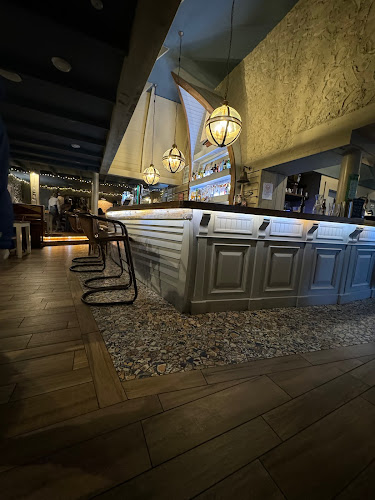 The Boathouse Bar/Restaurant - Hospitality and gastronomy