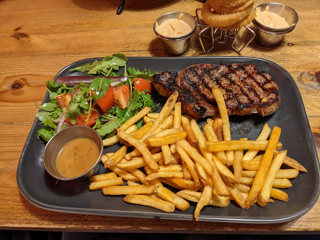 Huck's American Bar and Grill - Ballymahon