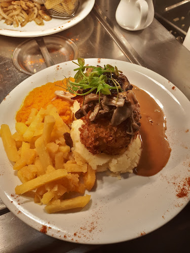 The Auld Shebeen & Echo Night Club - Hospitality and gastronomy