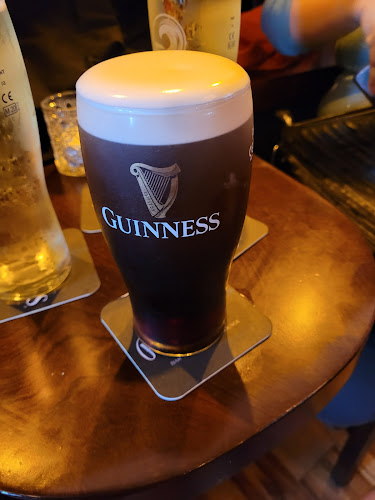 P Clarke's Bar - Hospitality and gastronomy