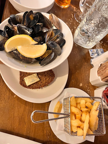 Olde Castle Seafood Bar