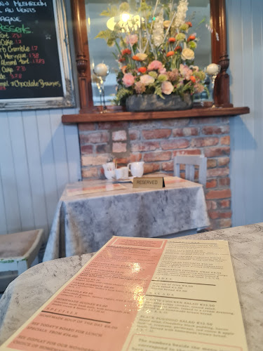 The Castle Coffee House & Eatery - Hospitality and gastronomy