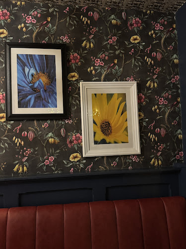 Shades Bar & Grill - Hospitality and gastronomy