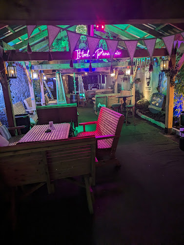 Comentarii opinii despre John Lee's Bar & Venue