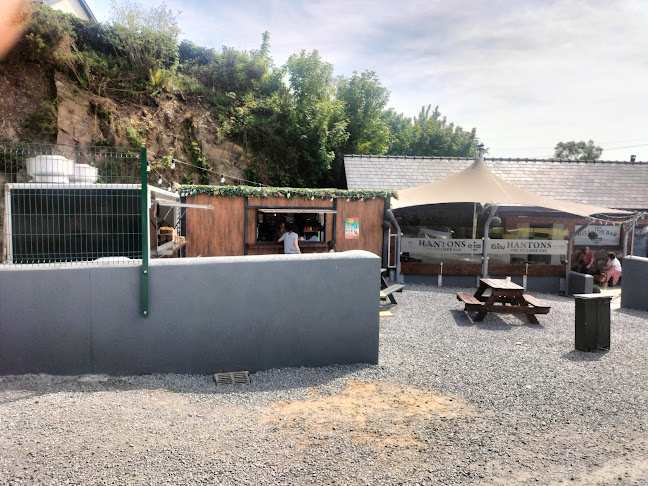 Comentarii opinii despre The Hillside Bar