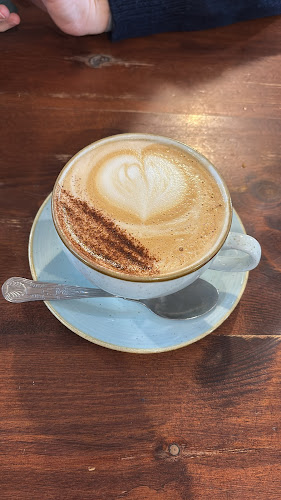 Bowe's Foodhall & Cafe